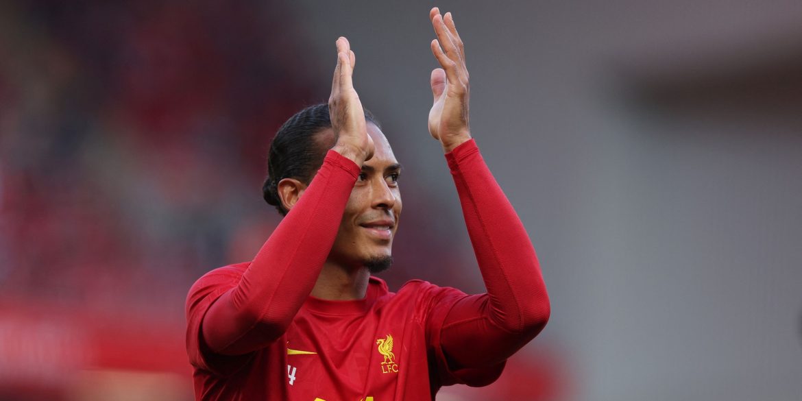 Would cost £0: Wolves keen on "sensational" striker who "bullied" Van Dijk