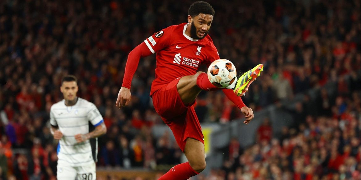 Liverpool make late approach for "aggressive" new £42m Gomez replacement